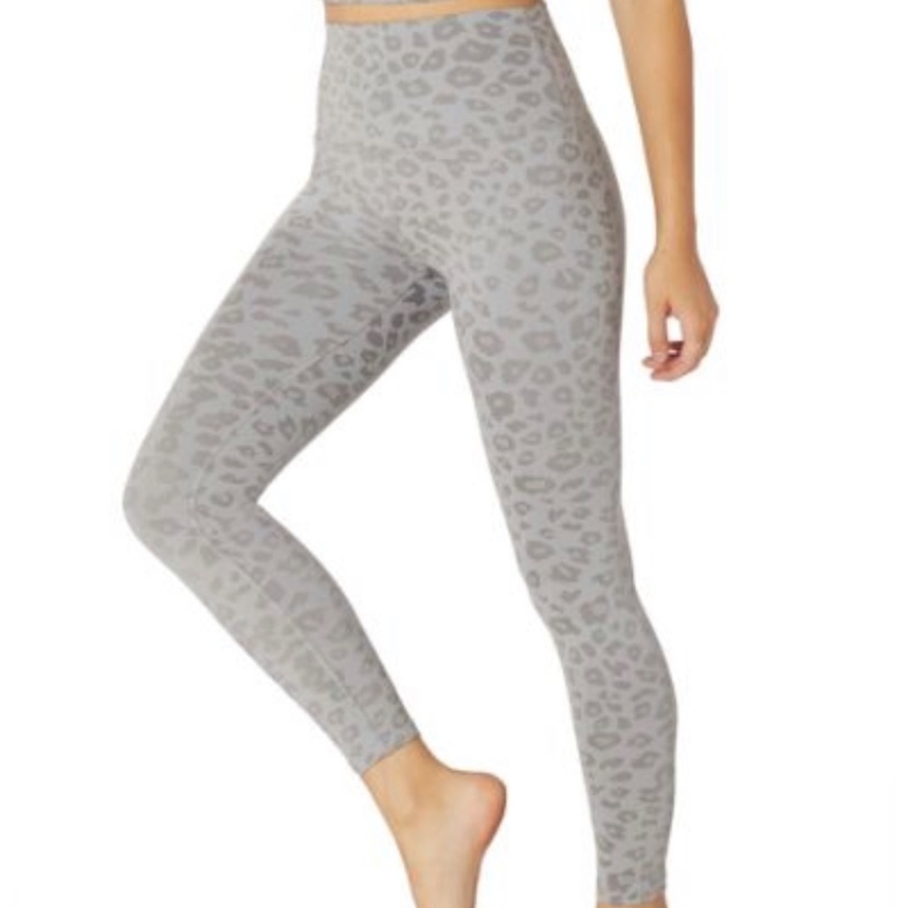 Beyond yoga leopard high waisted midi leggings S